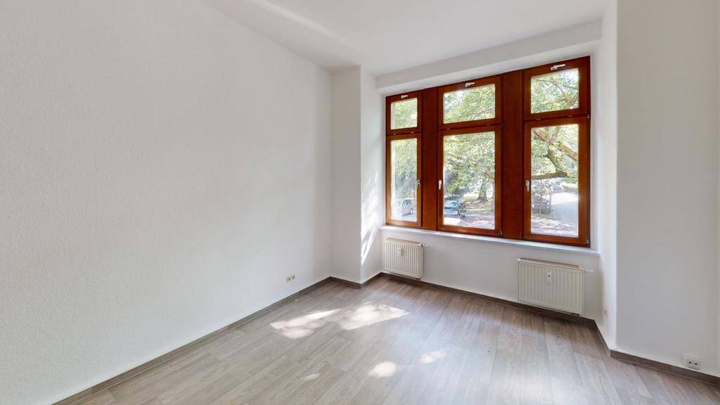 Großzügige 3-Raum-Erdgeschosswohnung mit Balkon – Chemnitz – Vorschaubild 2