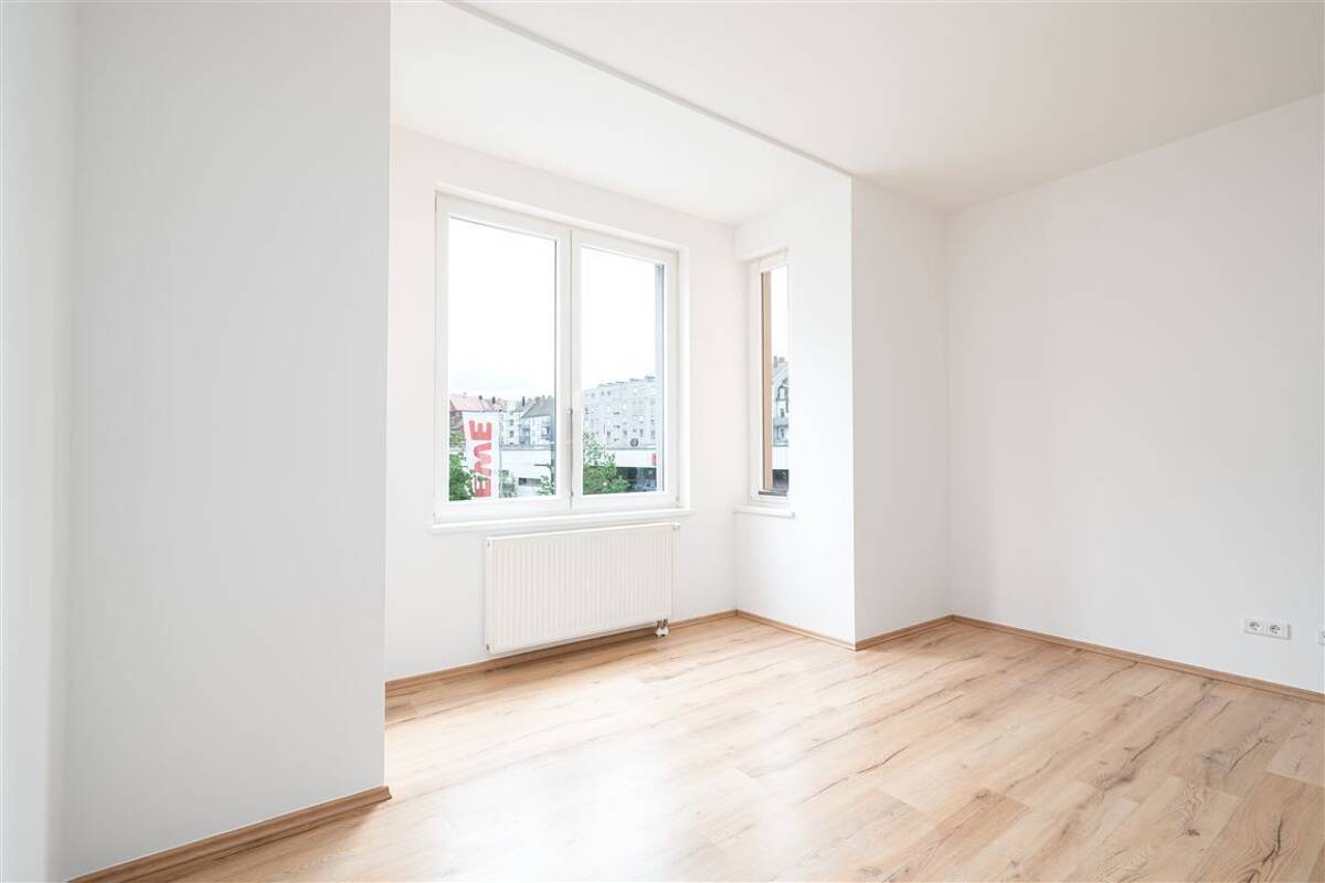 Super geschnittene 5,5-Zimmer Wohnung mit Balkon | Top-Zustand – 90763 Fürth – Bild 1 von 9