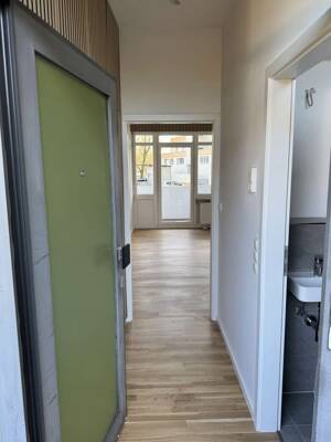 Sanierte 1-Zimmer- Whg. in Erlangen mit Balkon – 91056 Erlangen – Vorschaubild 2