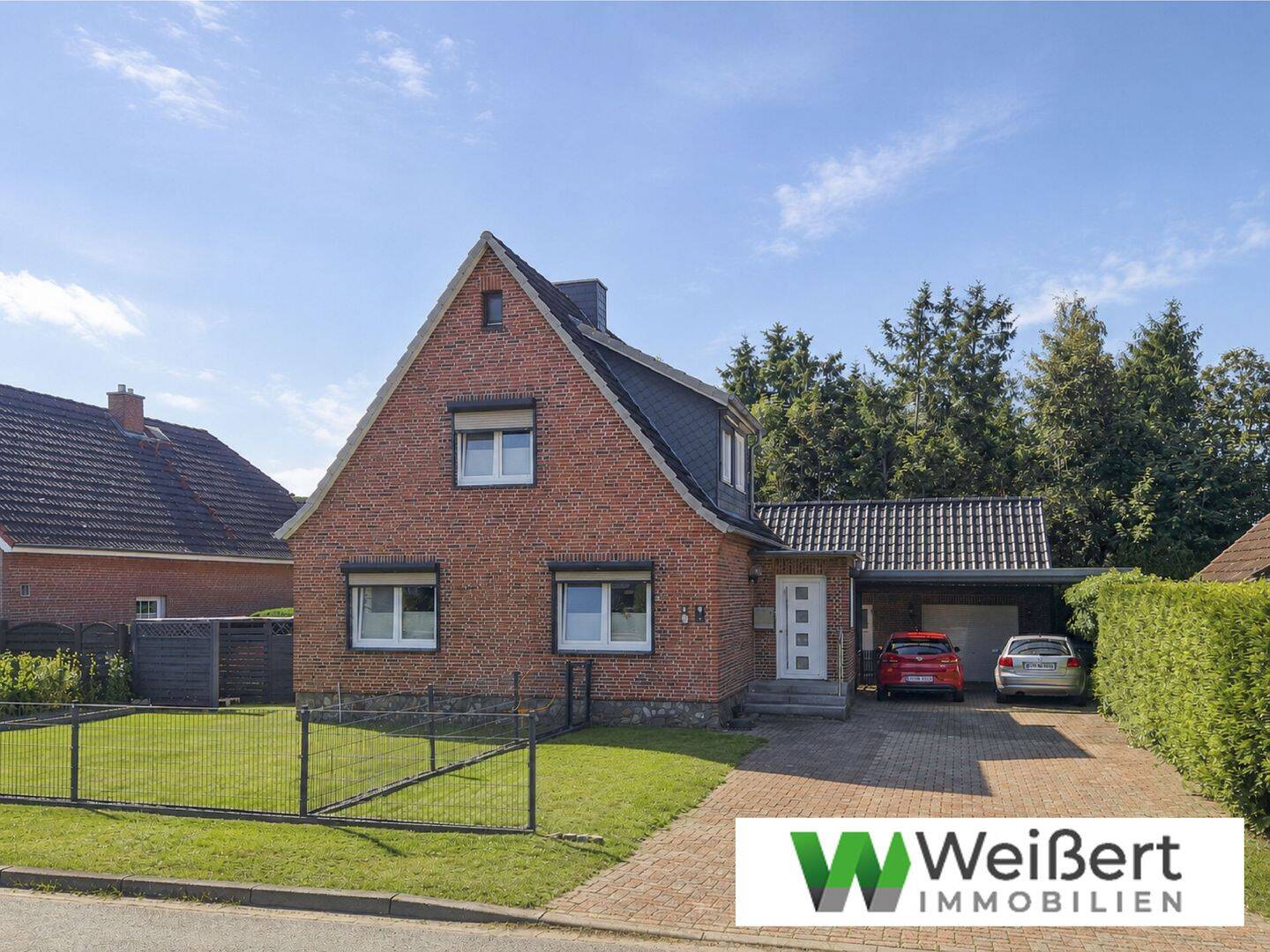 Familientraum mit großem Garten, Doppelcarport, Garage und zahlreichen Modernisierungen