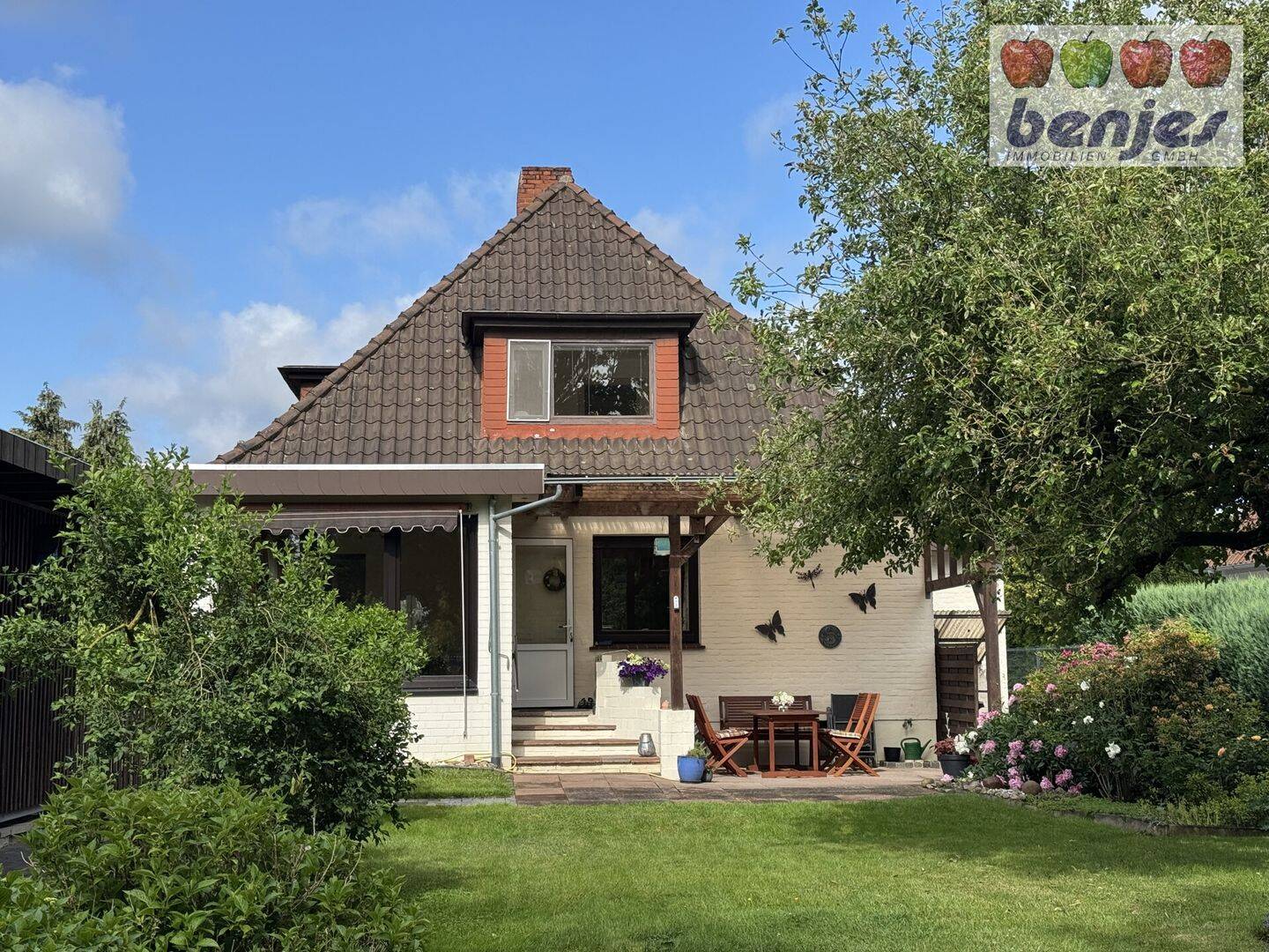 Bungalow mit besonderem Charme und idyllischem Garten in zentrumsnaher Lage