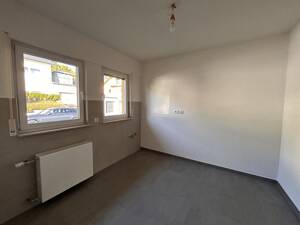 Gepflegtes Einfamilienhaus mit Balkon, Garten und Garage! – 63785 Obernburg am Main – Vorschaubild 8