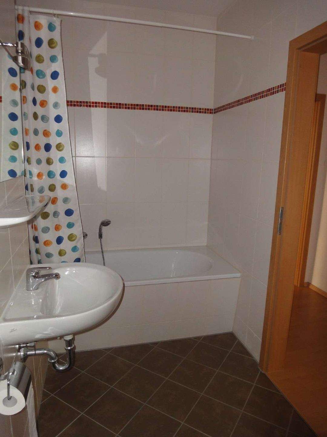 1. OG mit Laminat - Bad mit Wanne und offener Küche ! – Chemnitz – Vorschaubild 5