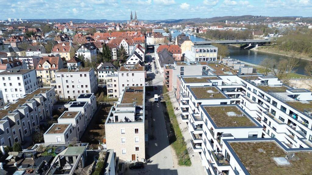 - Wohnen in Traumlage - Roof-Top-Townhouse in unmittelbarer Donaunähe im Marina Quartier – Regensburg – Vorschaubild 2