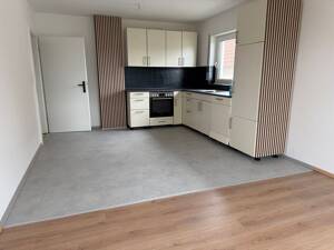 Renovierte 3,5 Zimmer Wohnung mit Balkon in 97702 Bad Neustadt - OT Lebenhan