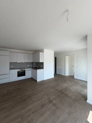Lichtdurchflutete 2-Raum-Wohnung mit Einbauküche und Balkon