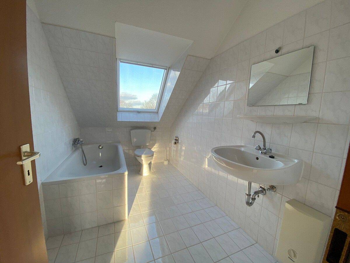 Wunderschöne 2 Zimmer Wohnung in Solingen Ab den 1.07.2026 – Solingen – Vorschaubild 3