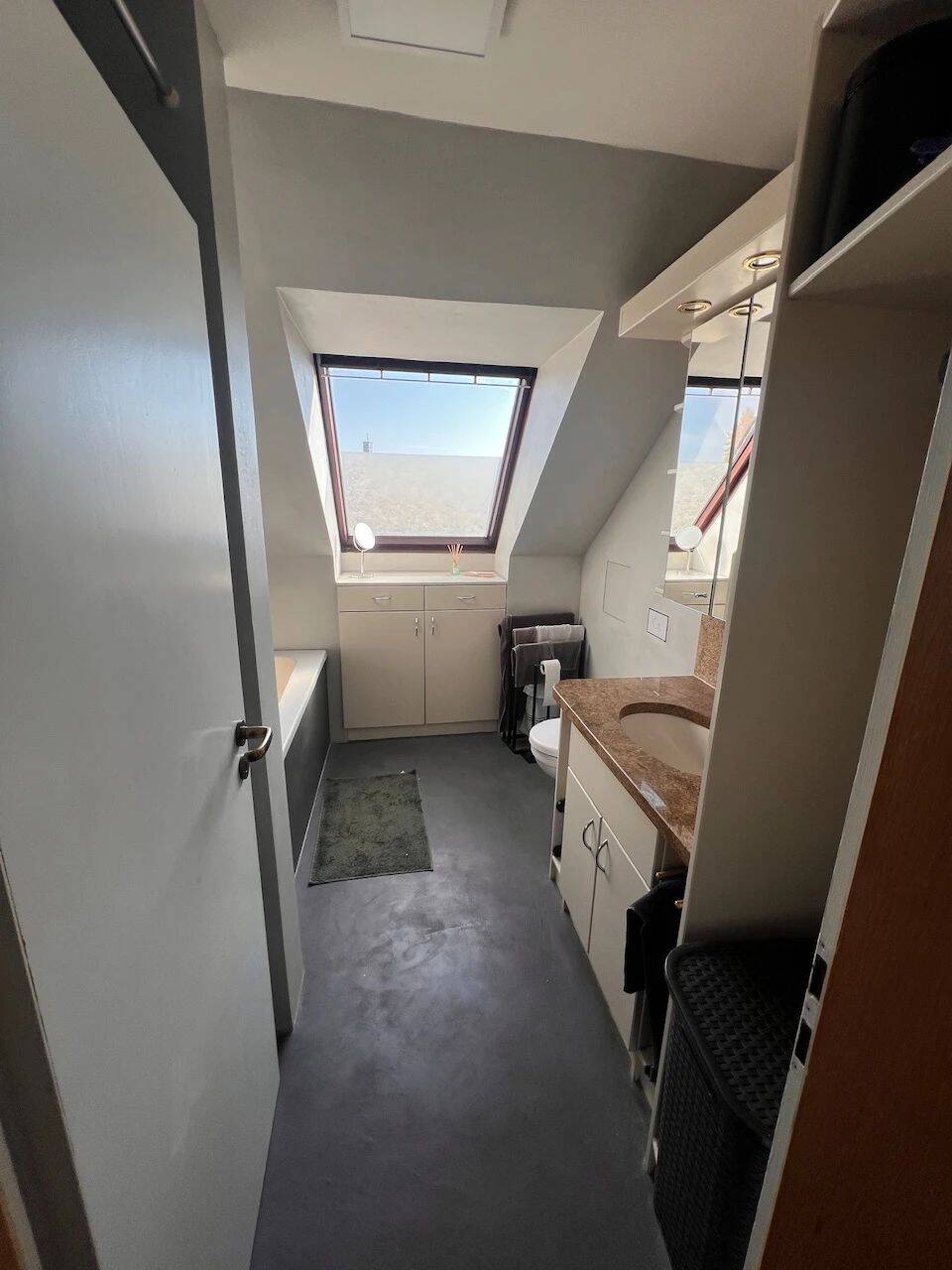 Attraktive 4-Zimmer-Maisonettewohnung mit großzügiger Dachterrasse – Köln – Vorschaubild 4