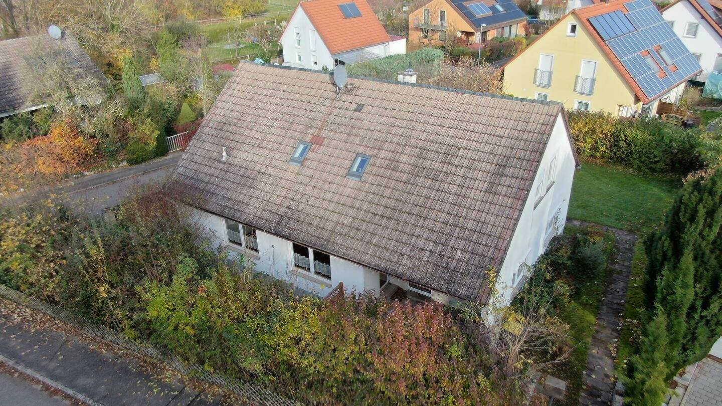 "Leben, Vermieten oder Beides: Vielseitiges Zweifamilienhaus in Uffenheim" – Uffenheim – Vorschaubild 5