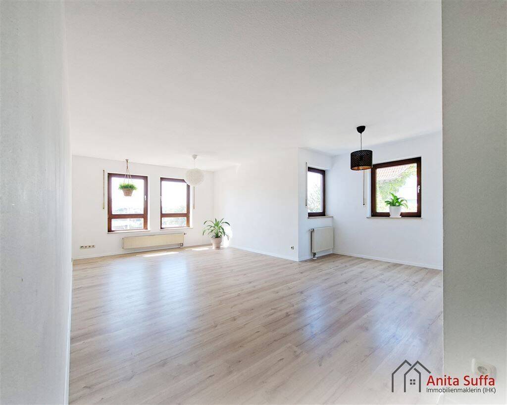 Modern, hell, naturnah - Stilvolle 4-Zimmer-Gartenwohnung inklusive Tiefgarage!