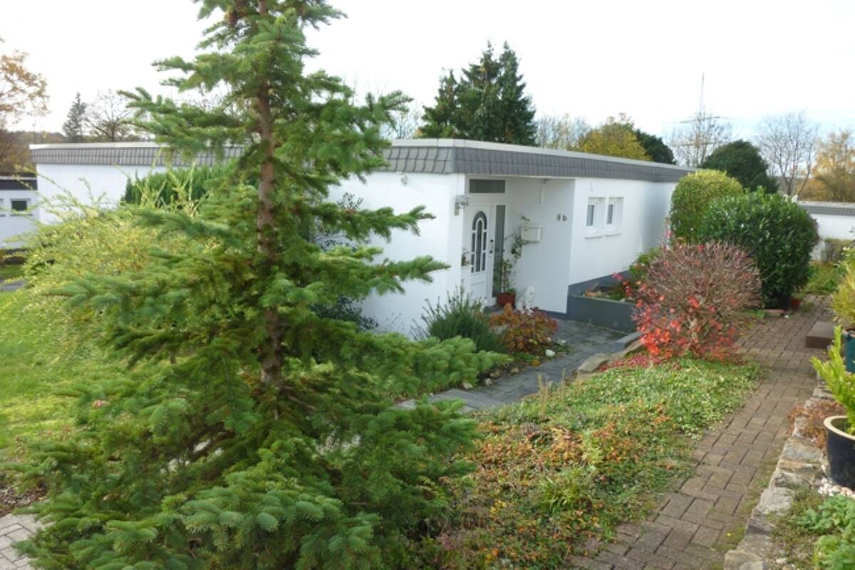 *Modernisierter Bungalow mit Keller, Terrasse und Garage! Erbpachtgrundstück. Eigentum nach WEG* – 58119 Hagen – Bild 1 von 9