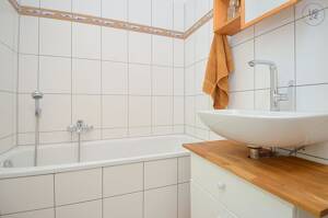 Exklusive, hochwertig möblierte 4-Zimmer Altbauwohnung in Wiesbaden – 65187 Wiesbaden – Vorschaubild 4
