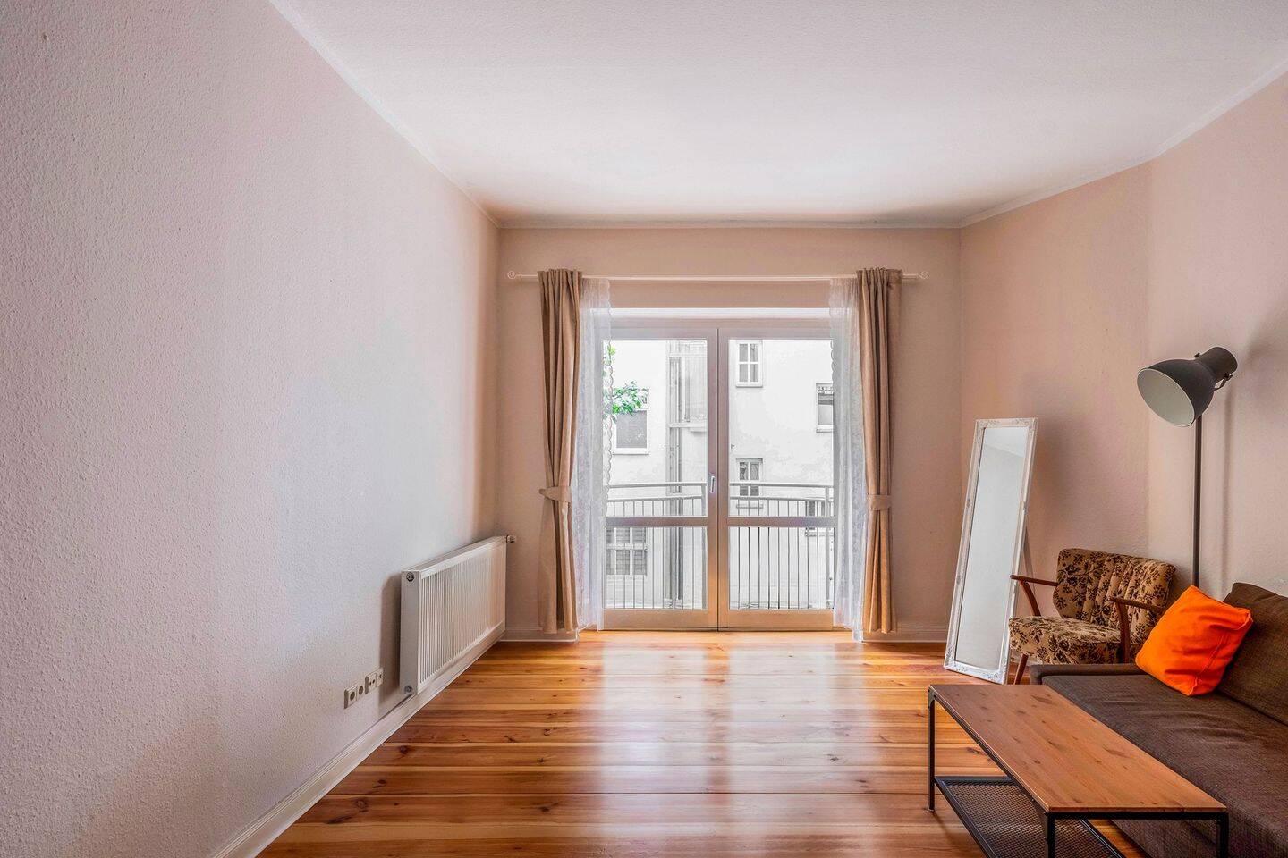 Charmante 3-Zimmer-Altbauwohnung im Samariterkiez – Berlin – Bild 1 von 9