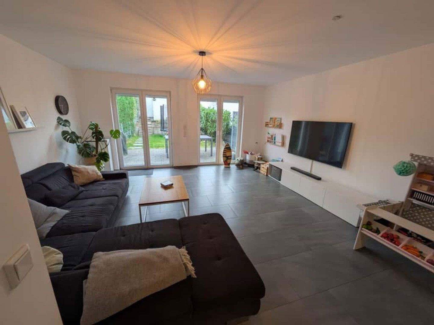 Modernes Reihenhaus in Leverkusen Lützenkirchen – Leverkusen – Bild 1 von 9
