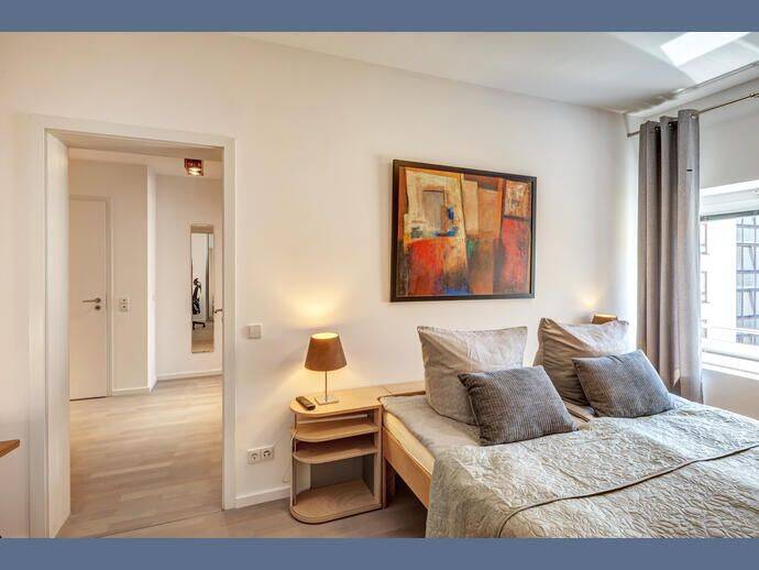 Möbliert: Großzügige 2-Zimmer Wohnung in ruhiger Innenhoflage – München – Vorschaubild 6