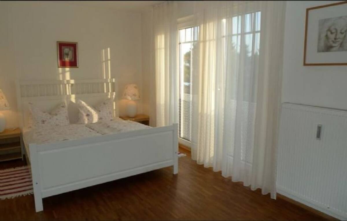 Lichtdurchflutete 2,5-Zimmer-Wohnung mit großzügiger Dachterrasse in gehobener Wohnlage in Striesen – 1309 Dresden – Bild 1 von 9