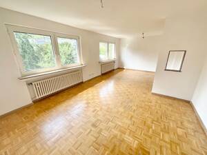 Schöne 2,5-Zimmer-Wohnung mit Dusche und Badewanne!