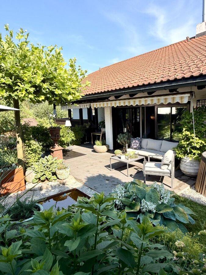 Architektur mit Charakter - modernes Einfamilienhaus mit Einliegerwohnung und schönem Bergblick – Bergen – Vorschaubild 4