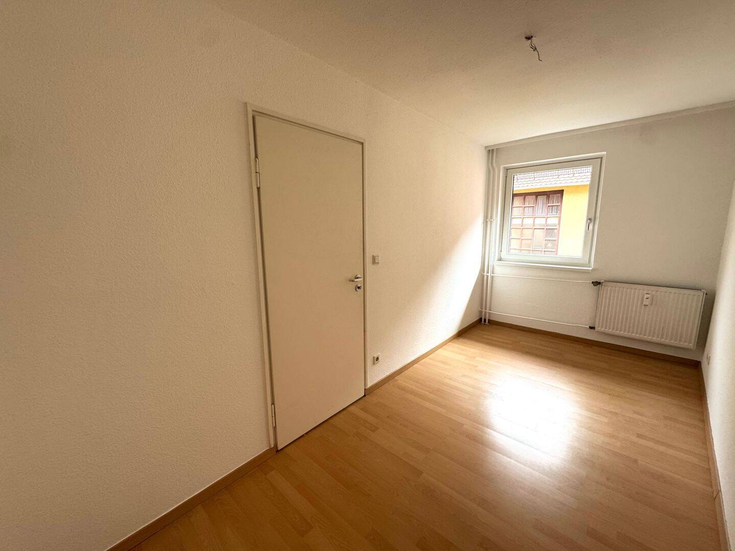 Helle 3-Zimmer-Wohnung mit Balkon in begehrter Lage zu vermieten – Nürnberg – Vorschaubild 3