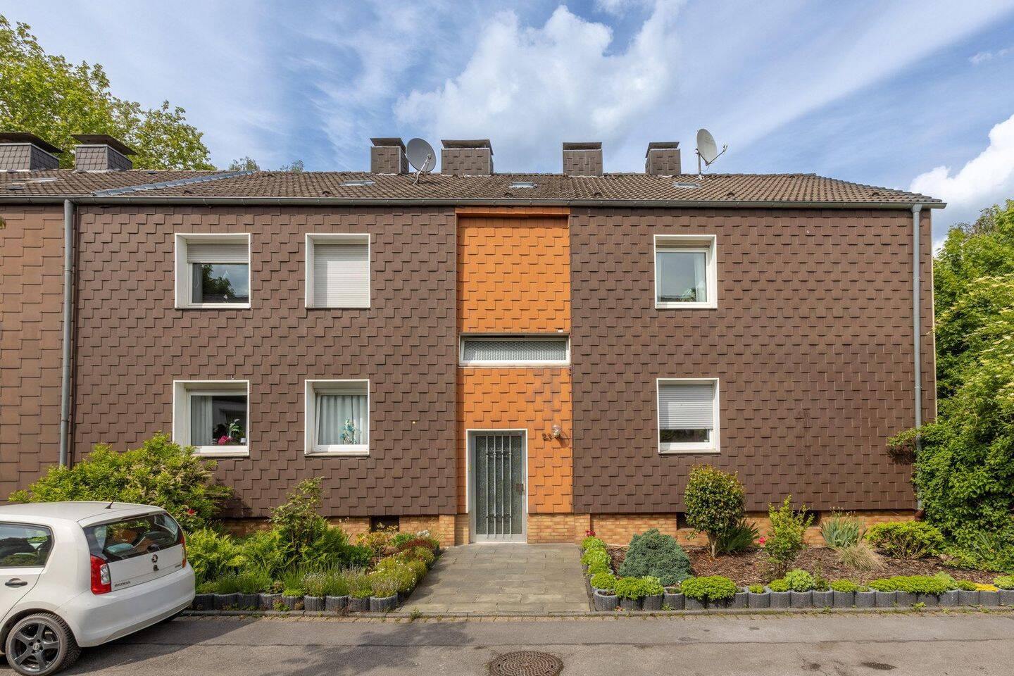 Helle, gepflegte Wohnung mit Balkon, moderner Ausstattung und grünem Ausblick