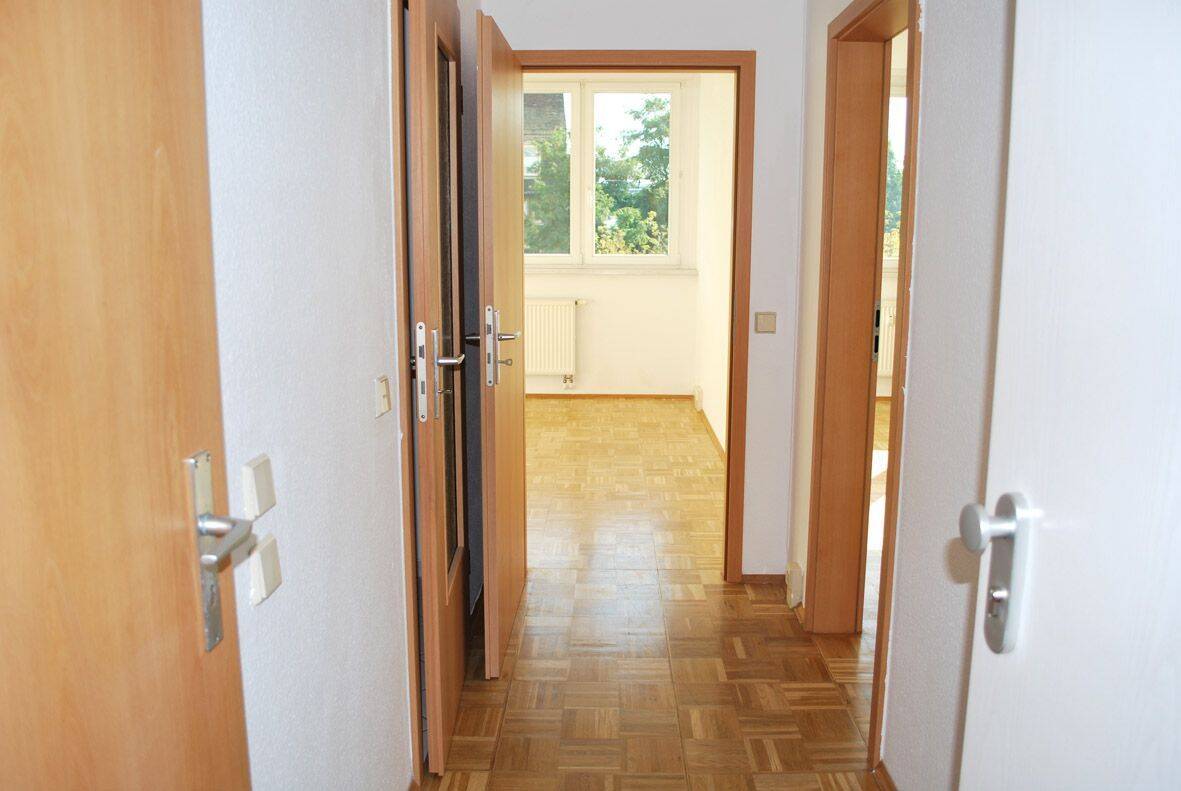 2-Raum-Wohnung mit Aufzug und Bad mit Dusche, frisch saniert – Leipzig – Vorschaubild 3