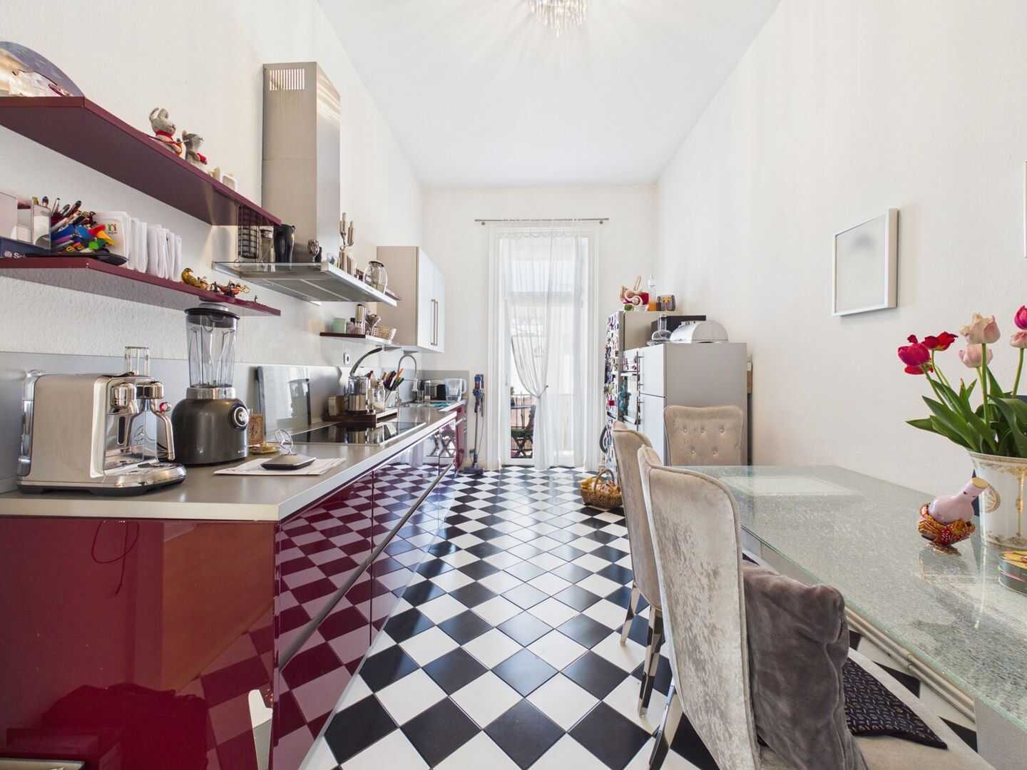 Helle Altbauwohnung mit Balkon, nahe der Adolfsallee und fußläufig zum Bahnhof ! – Wiesbaden – Vorschaubild 5