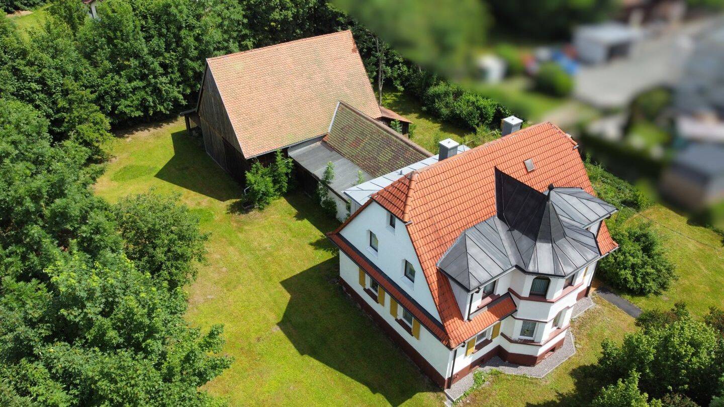 Idyll in der Ortsmitte - Zwei Häuser, sofort frei, großes Grundstück – Weidenberg – Vorschaubild 2