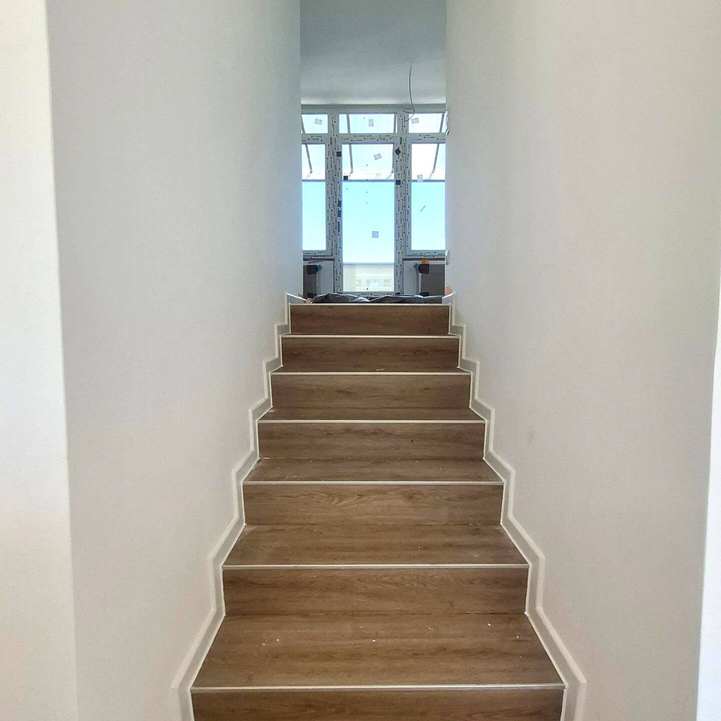 Lichtdurchflutete 4-Zimmer-Wohnung auf 3 Ebenen mit 2 Balkonen und Einbauküche! – Hamburg – Vorschaubild 5