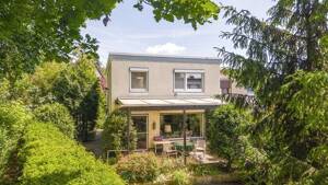 Ruhige Waldrandlage: Reihenendhaus mit sonnigem Südwest-Garten und Sauna – 14109 Berlin – Vorschaubild 1