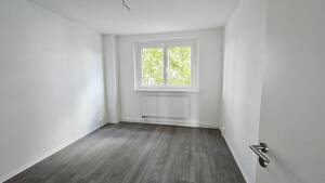 ! ganz bald mit Aufzug ! Erstbezug nach Komplexsanierung – 39128 Magdeburg – Vorschaubild 3