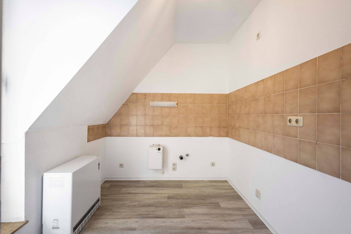 Trier-Heiligkreuz: Charmante 2 ZKB-Wohnung mit ca. 49 m² WFL, Dachterrasse und TG-Stellplatz – Trier – Vorschaubild 8