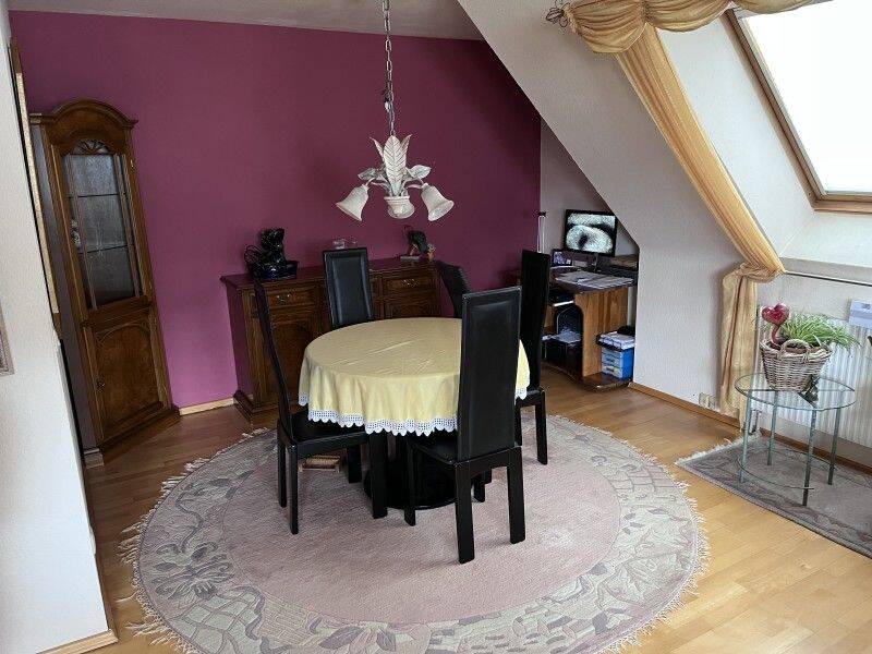 Gut aufgeteilte und großzügige Wohnung - Maisonette - Loggia - TG-Stellplatz - Frei ab Oktober – Nürnberg – Vorschaubild 3