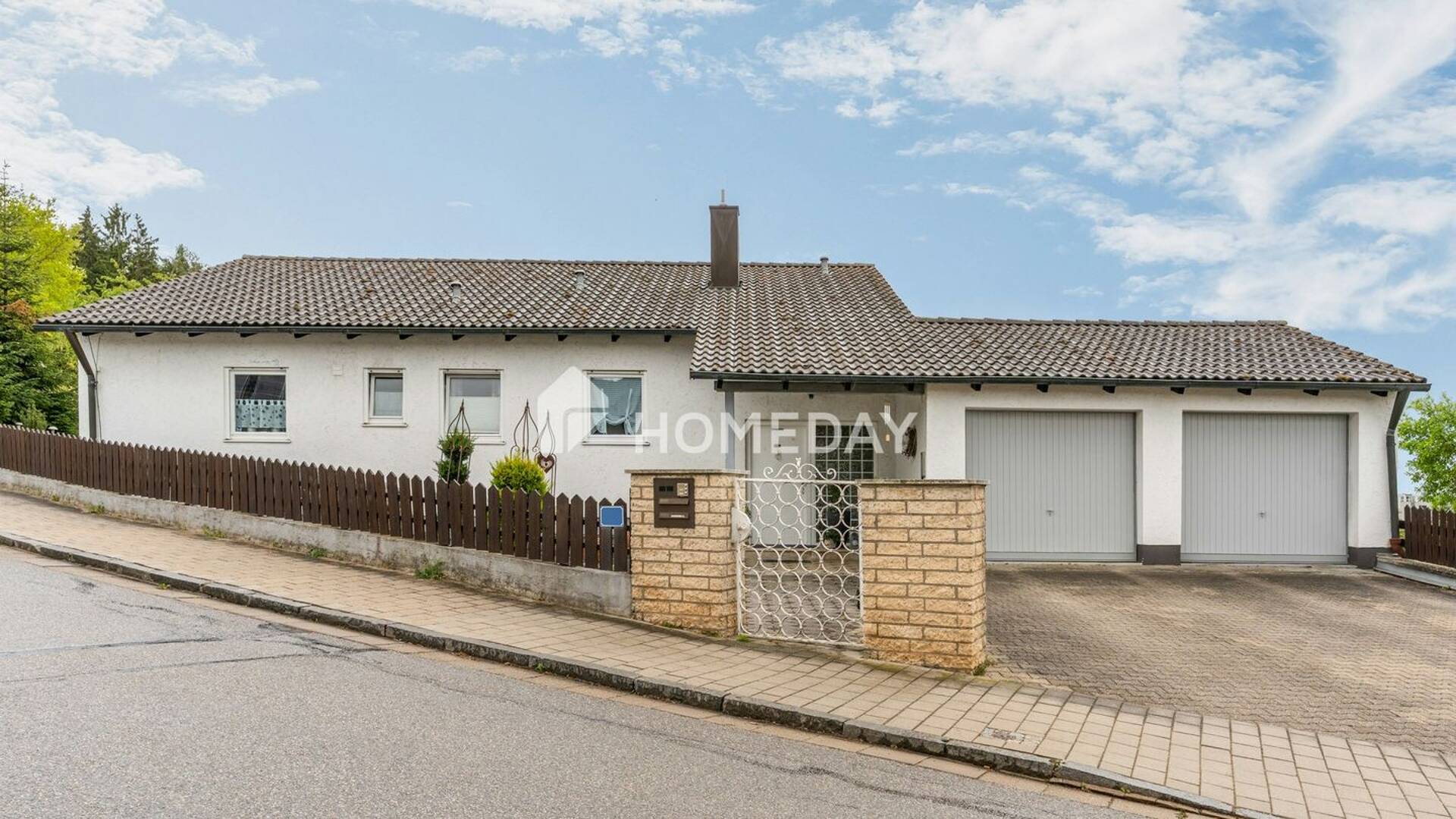 Haus in 93128 Regenstauf mit 215 m² kaufen