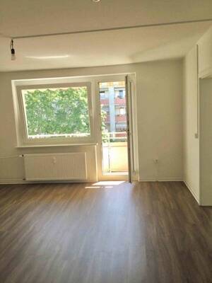 3-Zimmer-Wohnung mit Balkon in zentraler Lage – 1307 Dresden – Vorschaubild 9