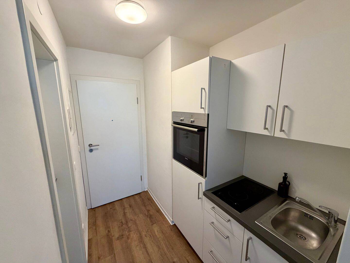 Erstbezug: Modern möbliertes Studio-Apartment in Top Lage – Nürnberg – Vorschaubild 8