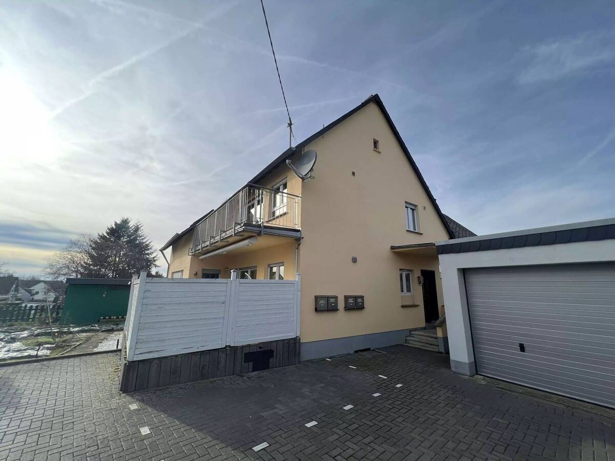 Großzügige 4,5 Zimmer Wohnung mit Weitblick in Tarforst – 54296 Trier – Bild 1 von 9