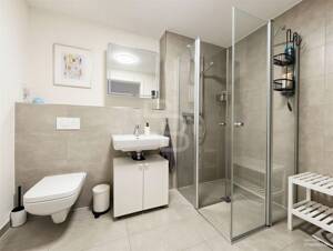 Modern. Hell. Großzügig. 3-Zimmer-Wohnung mit Sonnenterrasse – 51149 Köln – Vorschaubild 7