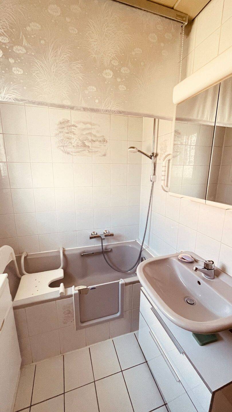 Gepflegte, ruhig gelegene und helle 4-ZKB-Loggia-Wohnung in reinem Wohngebiet von Mainz-Gonsenheim – Mainz – Vorschaubild 8