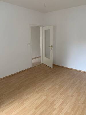 EG- Wohnung mit Balkon zu vermieten! – 39112 Magdeburg – Vorschaubild 2