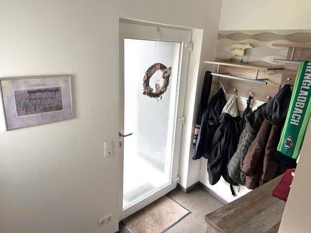 Gepflegtes, helles Wohnhaus mit Einbauküche – Mönchengladbach – Vorschaubild 5