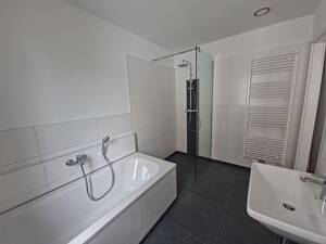 Erstbezug! Helle moderne 2 RWG mit Balkon und Lift zu vermieten! EBK möglich! – 1139 Dresden – Vorschaubild 4