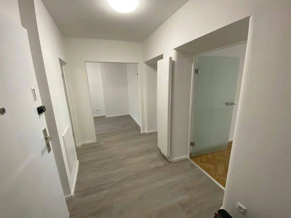 2 Zimmerwohnung * WG geeignet * nähe U3/U6 Münchner Freiheit – München – Vorschaubild 4
