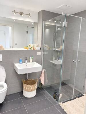 Lichtdurchflutete 2-Zimmer-Wohnung mit Balkon in Derendorf – 40476 Düsseldorf – Vorschaubild 9