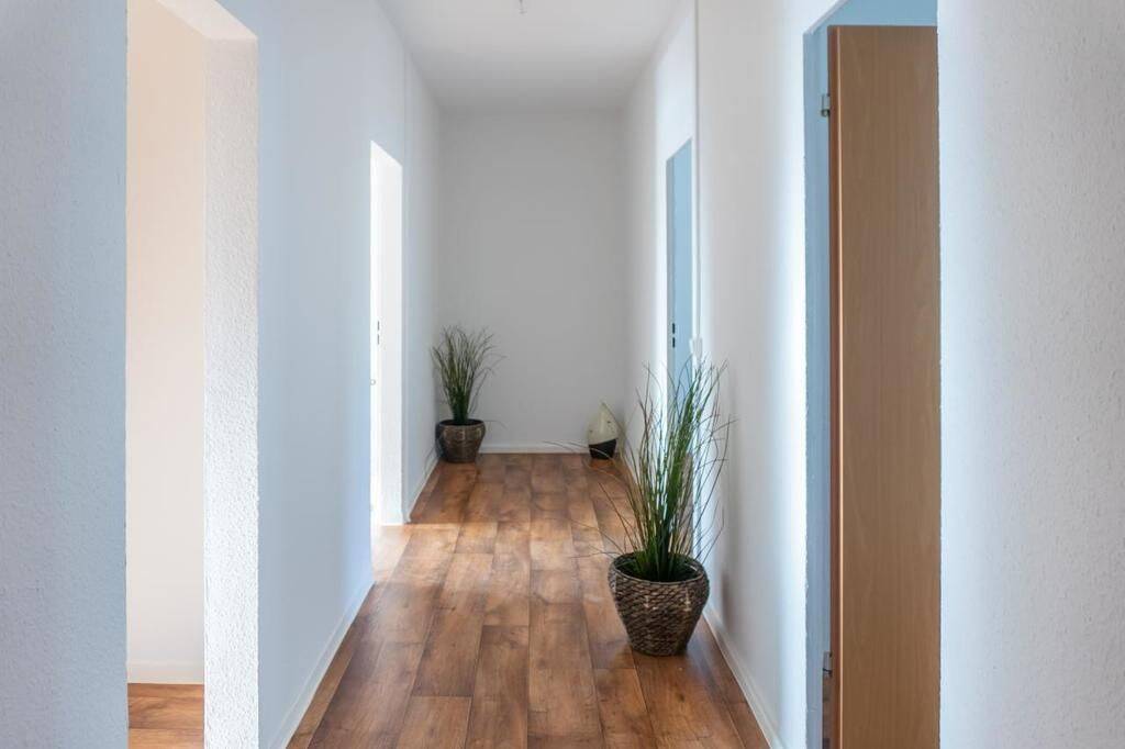 4-Raum-Familienwohnung mit Balkon – Chemnitz – Vorschaubild 4