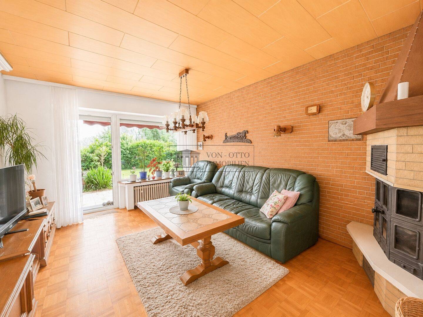 Lichtdurchflutetes Familien-Idyll in Remscheid mit Kamin, Süd-Garten und zukunftssicherer PV-Anlage – Remscheid – Vorschaubild 2