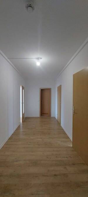 Ihre neue 3-Zimmer-Wohnung wartet! – 1239 Dresden – Vorschaubild 9