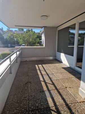 Schöner Wohnung mit Dachterrasse