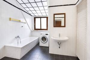 Großzügige, lichtdurchflutete 3-Zi.-DG-Wohnung in begehrter Toplage in Harvestehude – 20149 Hamburg – Vorschaubild 9