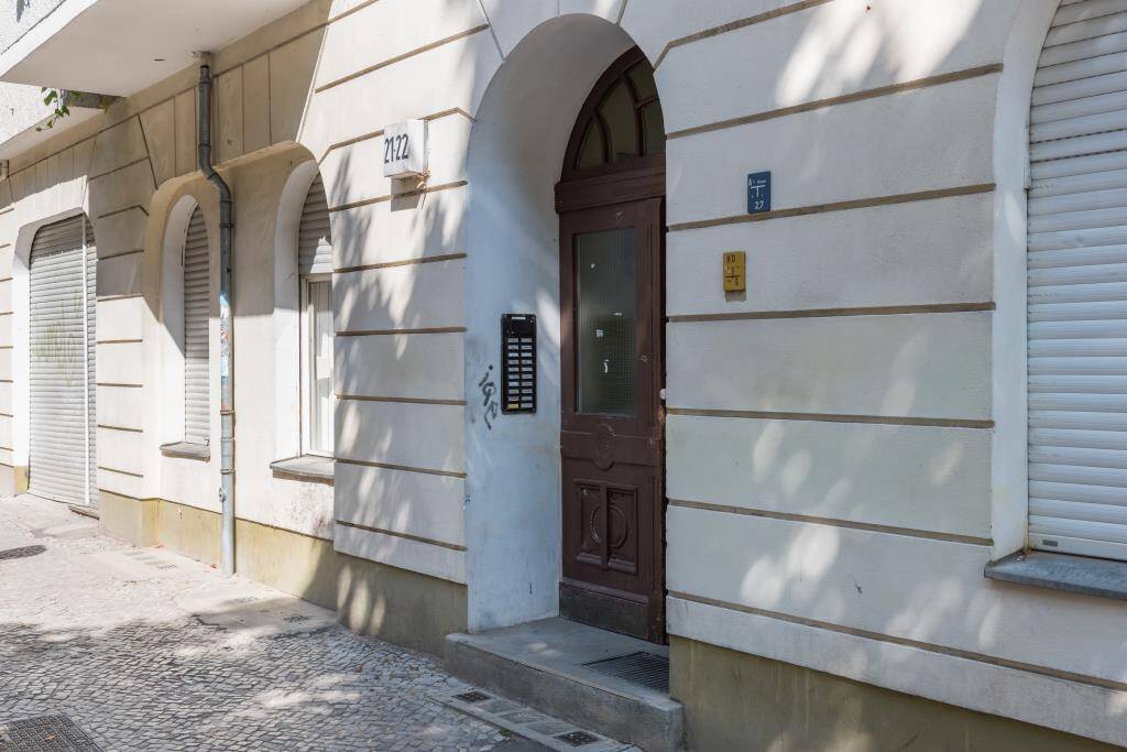 Anlegechance in Berlin-Neukölln: Vermietete-1-Zimmerwohnung mit Balkon – Berlin – Vorschaubild 2