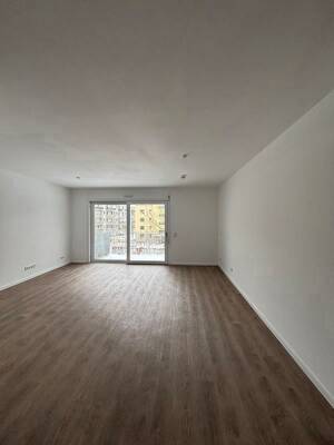 Geräumige 3-Zimmer-Wohnung mit EInbauküche und Balkon – 1067 Dresden – Vorschaubild 3